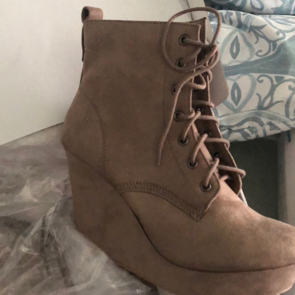 Ankle boots